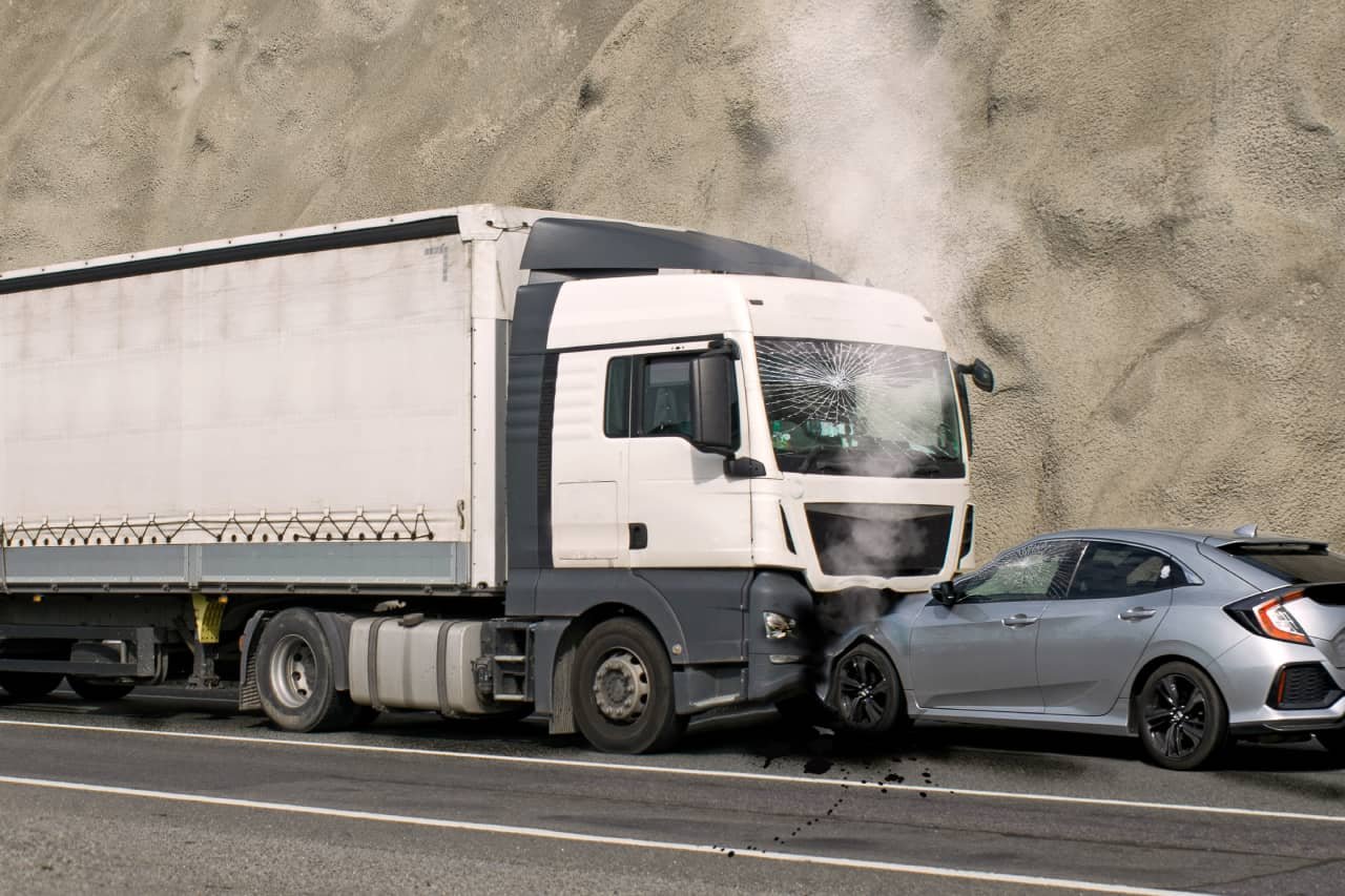 Fatal Truck Crashes Claim Three Lives Across Alabama, Oregon, and North Carolina